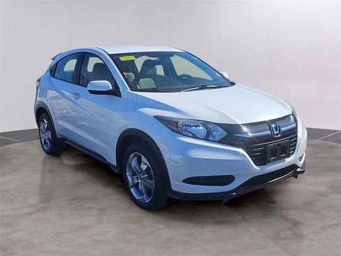 Used 2016 Honda HR-V LX image 3