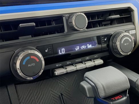 Used 2025 Toyota Tacoma TRD Off-Road image 20