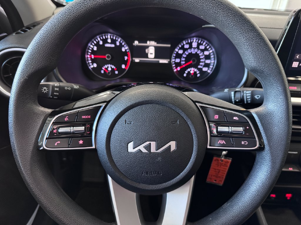 Used 2024 Kia Forte LXS w/ LXS Technology Package FWD image 13