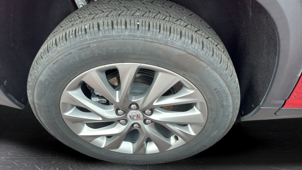 Used 2026 Buick Enclave Preferred AWD/4WD image 31
