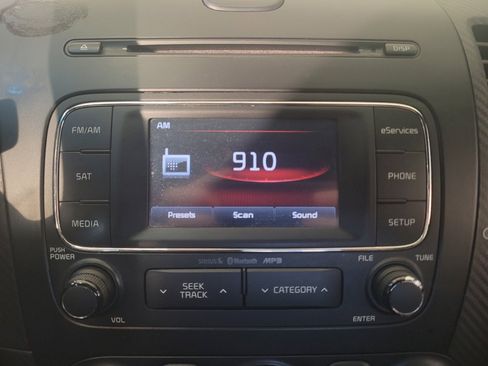 Used 2015 Kia Forte SX FWD image 25