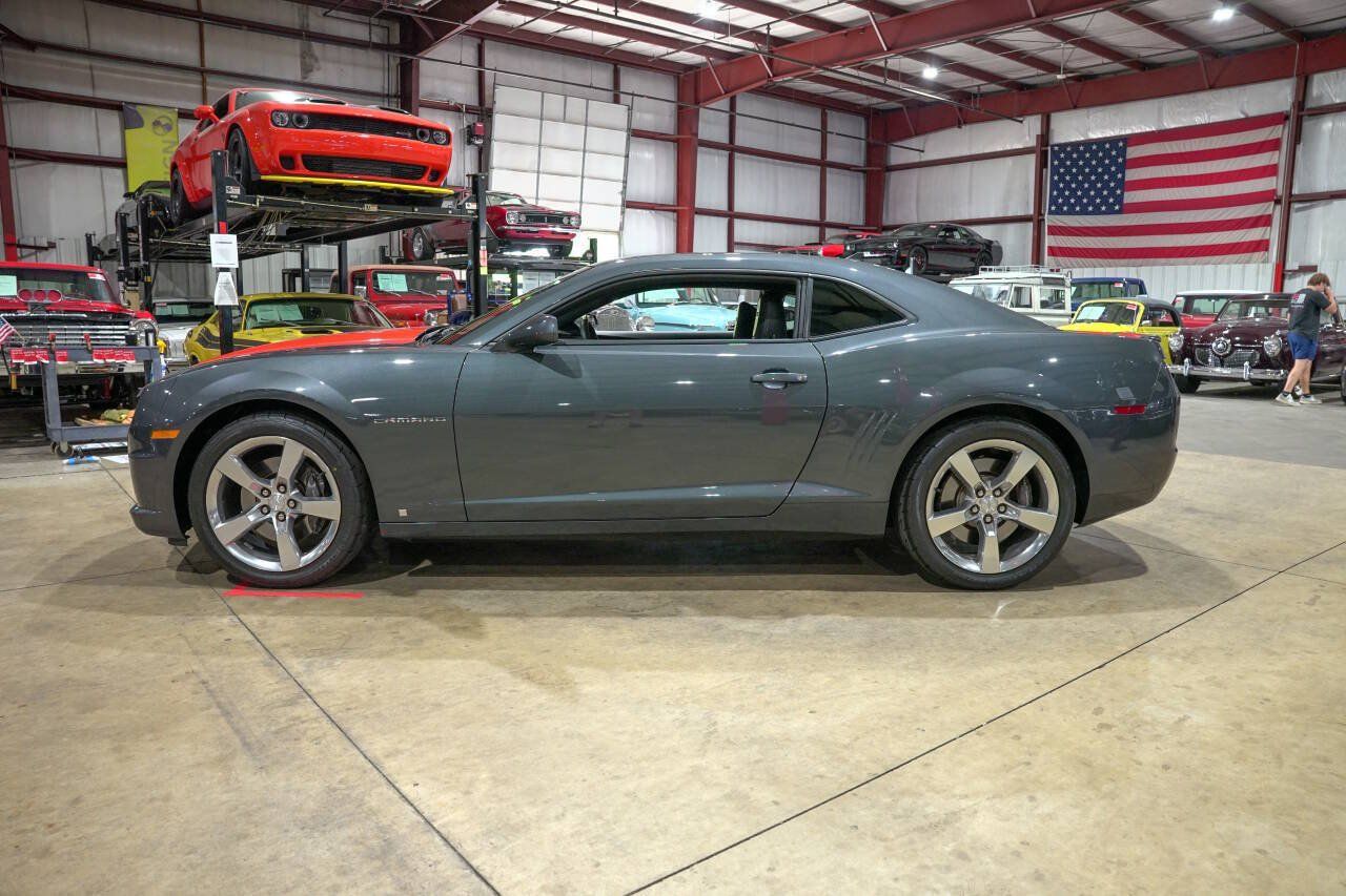 Used 2010 Chevrolet Camaro SS RWD image 4