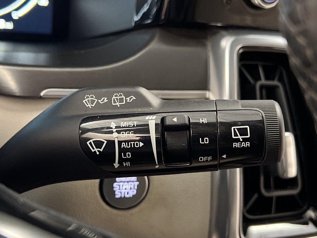 Used 2023 Kia Sorento SX AWD/4WD image 58