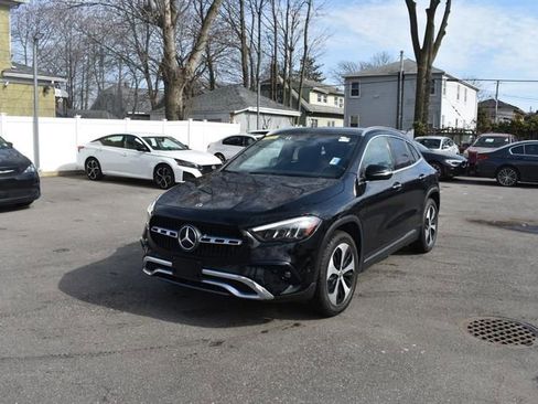 Used 2025 Mercedes-Benz GLA 250 4MATIC image 3