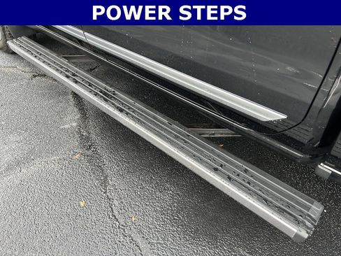 Used 2024 Chevrolet Silverado 1500 High Country image 8