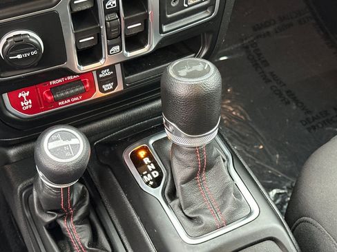 Used 2023 Jeep Wrangler Unlimited Rubicon image 22