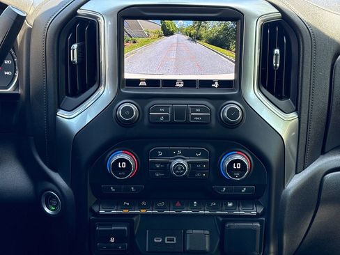 Used 2022 Chevrolet Silverado 1500 RST w/ Redline Edition AWD/4WD image 19
