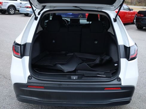 Used 2023 Honda HR-V LX image 4