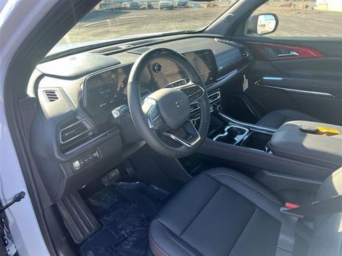 New 2026 Chevrolet Traverse Z71 w/ Enhanced Driving Package image 9