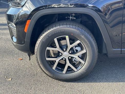 New 2025 Jeep Grand Cherokee Limited image 11