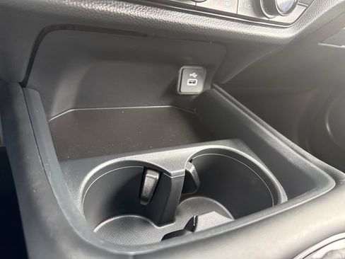 Certified 2025 Honda HR-V LX image 32