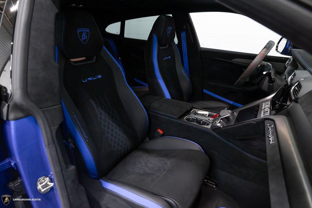 Used 2024 Lamborghini Urus Performante AWD/4WD image 46