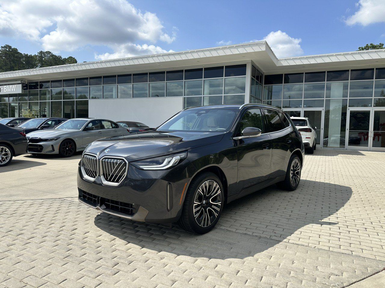 Used 2025 BMW X3 xDrive30i w/ Convenience Package AWD/4WD image 4