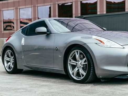 Used 2009 Nissan 370Z Touring RWD image 55