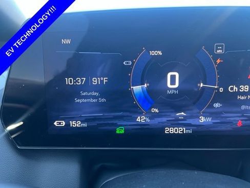 Used 2024 Chevrolet Equinox EV RS FWD image 7