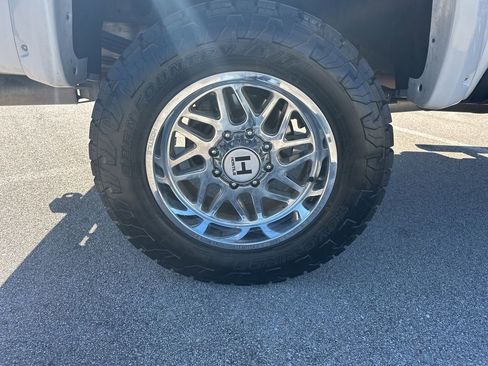 Used 2024 Chevrolet Silverado 2500 High Country w/ Technology Package image 45