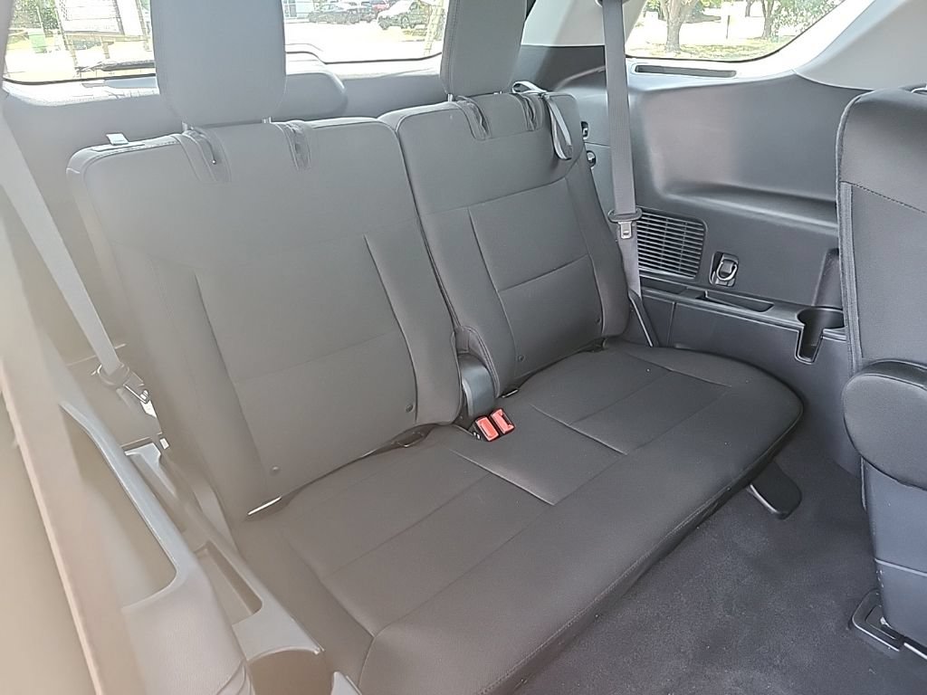 Used 2023 Ford Explorer XLT RWD image 38
