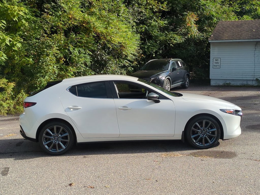 Used 2022 MAZDA MAZDA3 s FWD image 3