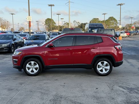 Used 2019 Jeep Compass Latitude w/ Popular Equipment Group image 11