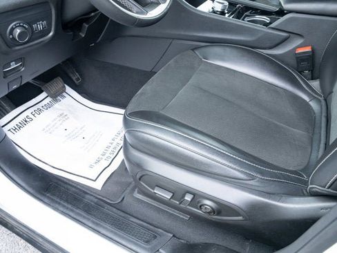 Certified 2023 Jeep Grand Cherokee L Laredo image 25