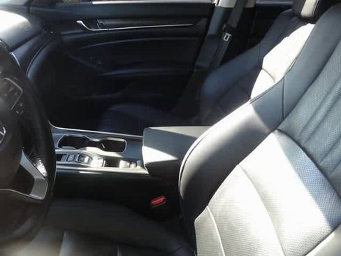 Used 2022 Honda Accord Touring image 7