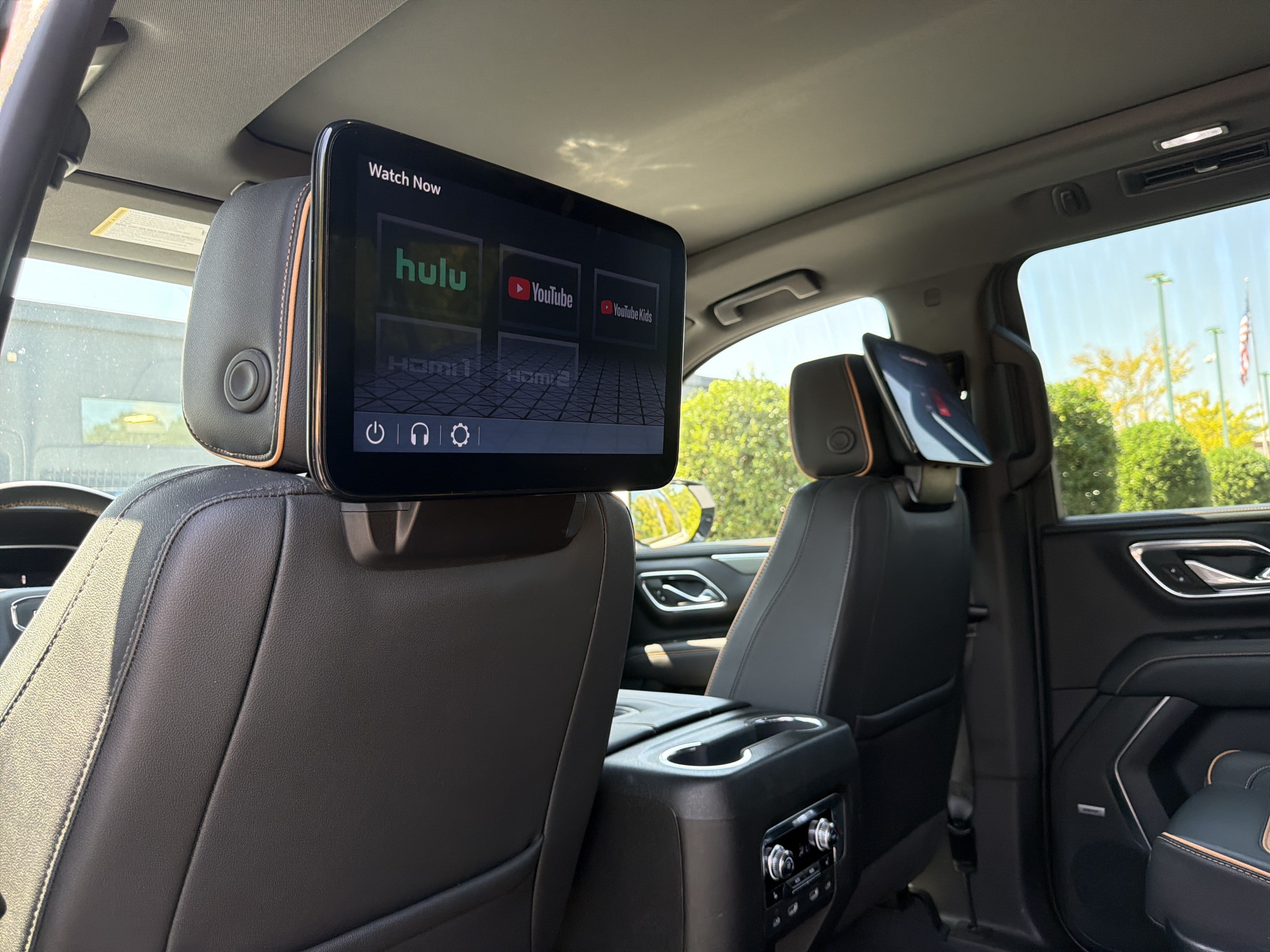 Used 2023 GMC Yukon XL AT4 w/ AT4 Premium Package AWD/4WD image 44