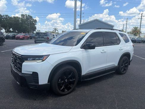 Certified 2026 Honda Pilot Black Edition image 3