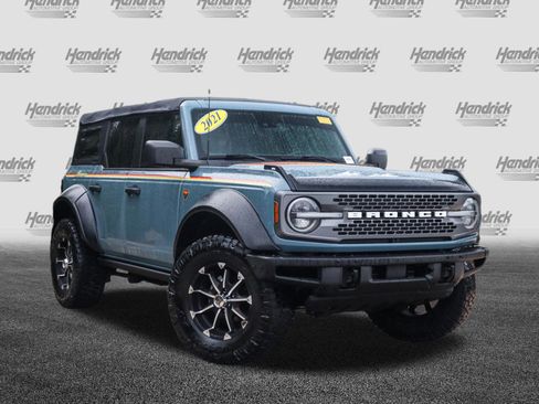 Used 2021 Ford Bronco Badlands image 2