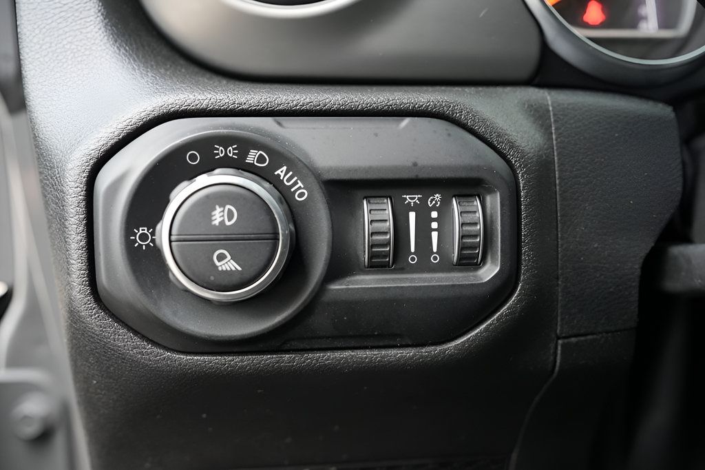 Used 2021 Jeep Gladiator Sport AWD/4WD image 25