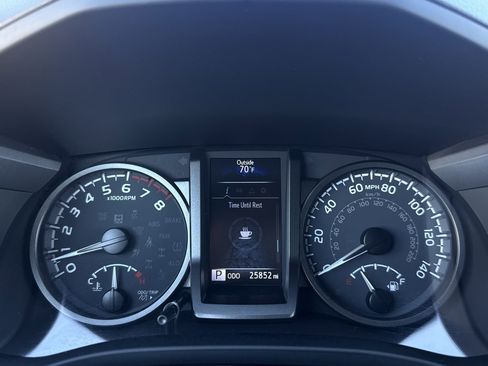 Used 2023 Toyota Tacoma TRD Off-Road image 12