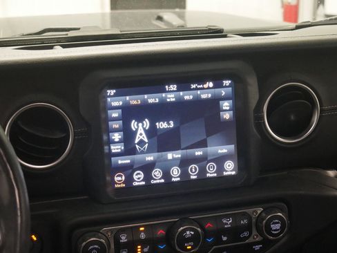 Used 2023 Jeep Wrangler Sahara w/ Cold Weather Group image 21