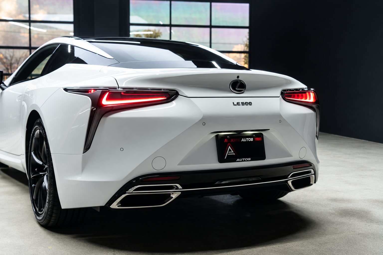 Used 2018 Lexus LC 500 Coupe w/ Touring Package RWD image 7
