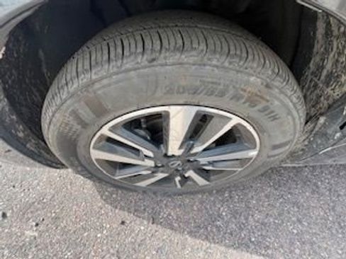 Used 2025 Nissan Versa SV image 11