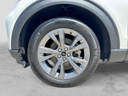 Used 2023 Ford Explorer XLT w/ Equipment Group 202A AWD/4WD image 13