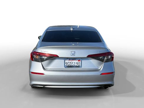 Used 2023 Honda Civic Sport image 4