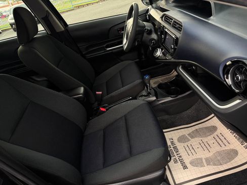 Used 2016 Toyota Prius C Two image 11