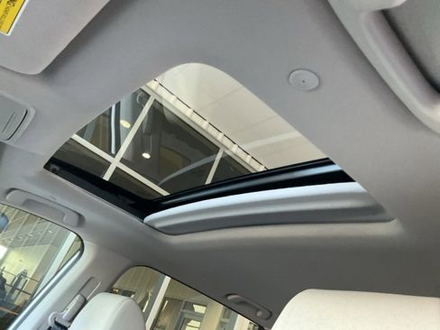 Used 2024 Honda CR-V EX image 7