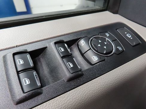 Used 2022 Ford F450 XLT w/ XLT Premium Package image 59