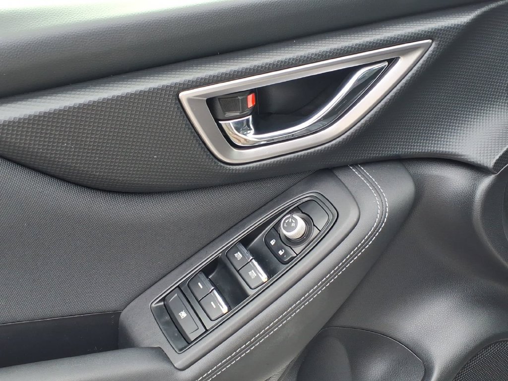 Used 2019 Subaru Forester Premium AWD/4WD image 4