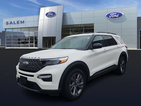 Certified 2022 Ford Explorer XLT w/ Equipment Group 202A AWD/4WD image 6