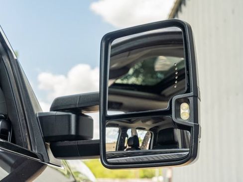 Used 2016 GMC Sierra 2500 Denali w/ Duramax Plus Package AWD/4WD image 16