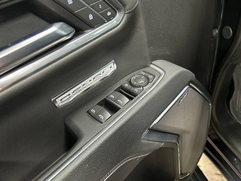 Used 2025 GMC Sierra 1500 Denali w/ Denali Reserve Package AWD/4WD image 16