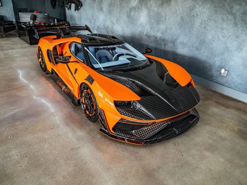 Used 2018 Ford GT RWD image 18