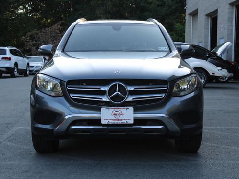 Used 2018 Mercedes-Benz GLC 300 4MATIC image 3