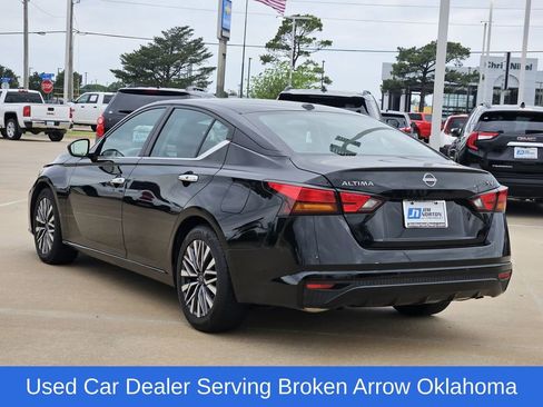 Used 2024 Nissan Altima 2.5 SV FWD image 6