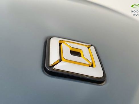 Used 2025 Rivian R1T Premium AWD/4WD image 16