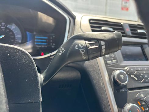 Used 2018 Ford Fusion S FWD image 25