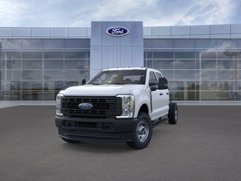 New 2026 Ford F350 XL image 2
