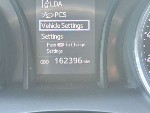 Used 2019 Toyota Camry LE FWD image 17