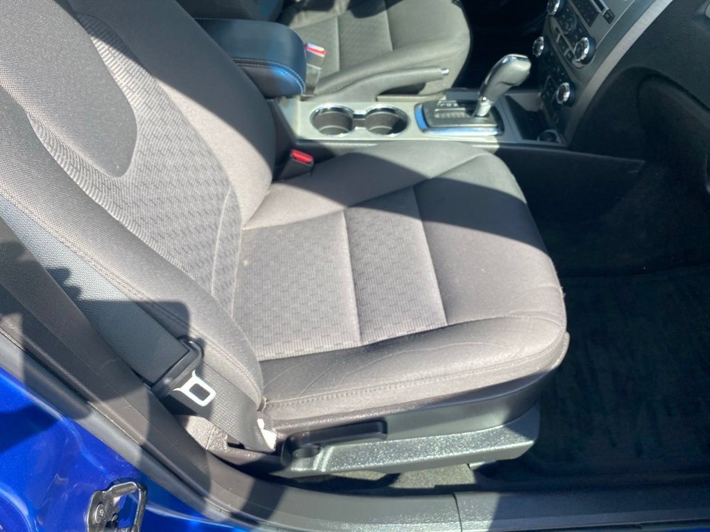 Used 2011 Ford Fusion SE FWD image 18